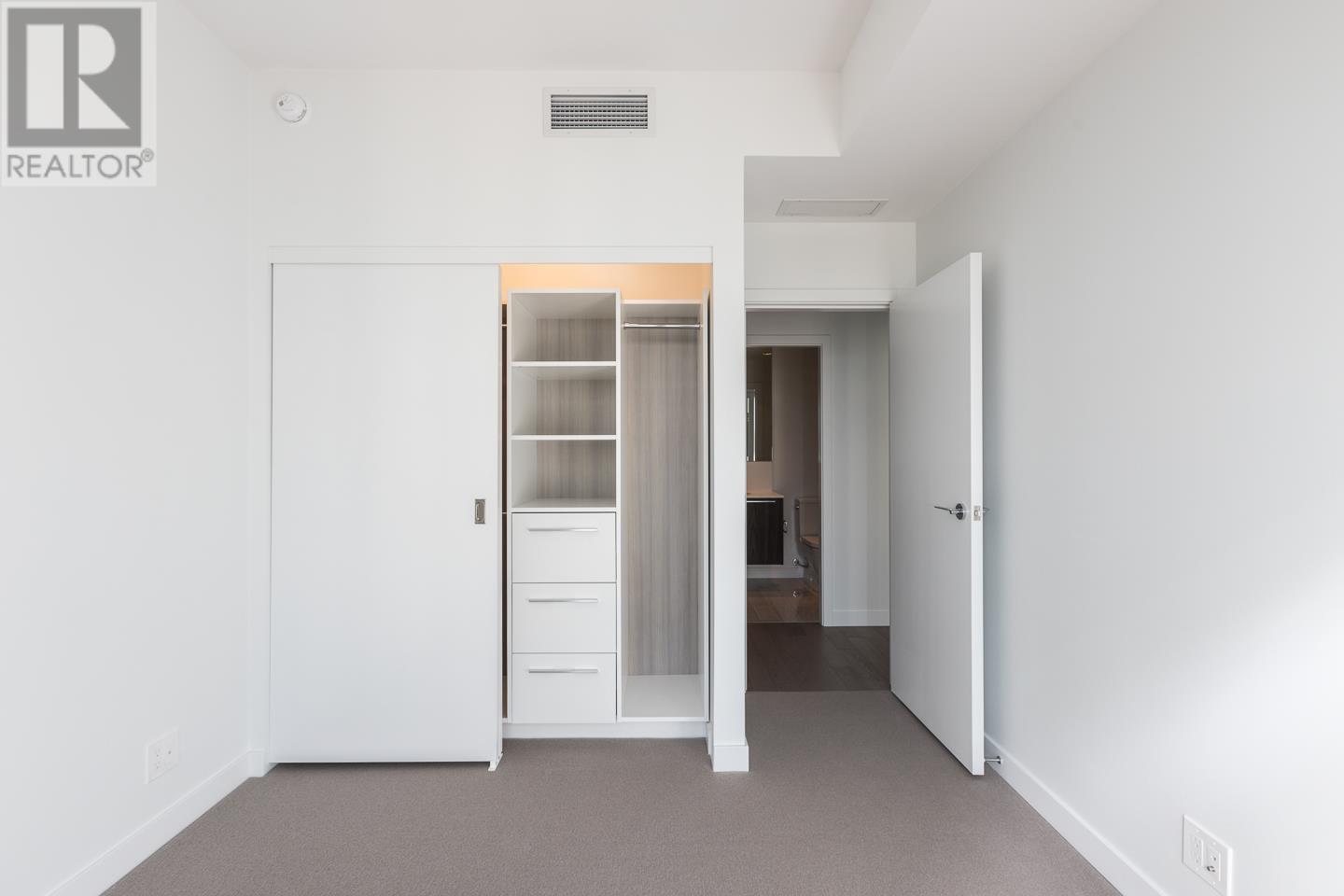 Listing Picture 14 of 32 : 809 6622 PEARSON WAY, Richmond / 烈治文 - 魯藝地產 Yvonne Lu Group - MLS Medallion Club Member