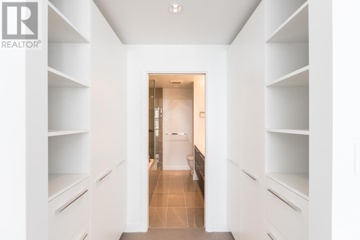 Listing Picture 11 of 32 : 809 6622 PEARSON WAY, Richmond / 烈治文 - 魯藝地產 Yvonne Lu Group - MLS Medallion Club Member