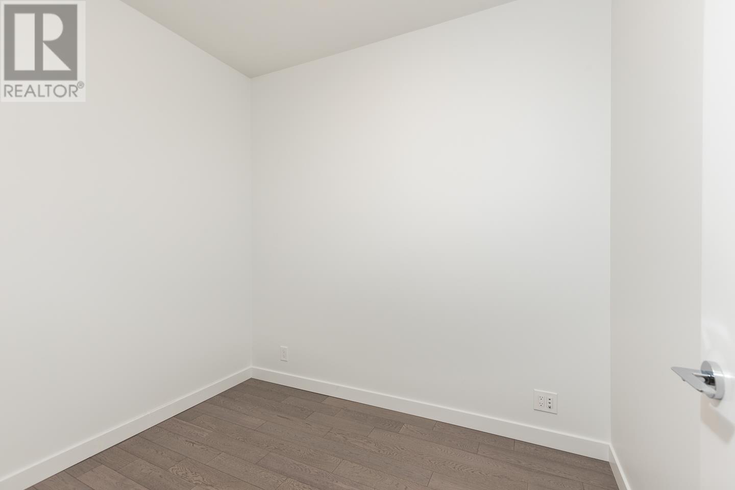 Listing Picture 18 of 32 : 809 6622 PEARSON WAY, Richmond / 烈治文 - 魯藝地產 Yvonne Lu Group - MLS Medallion Club Member