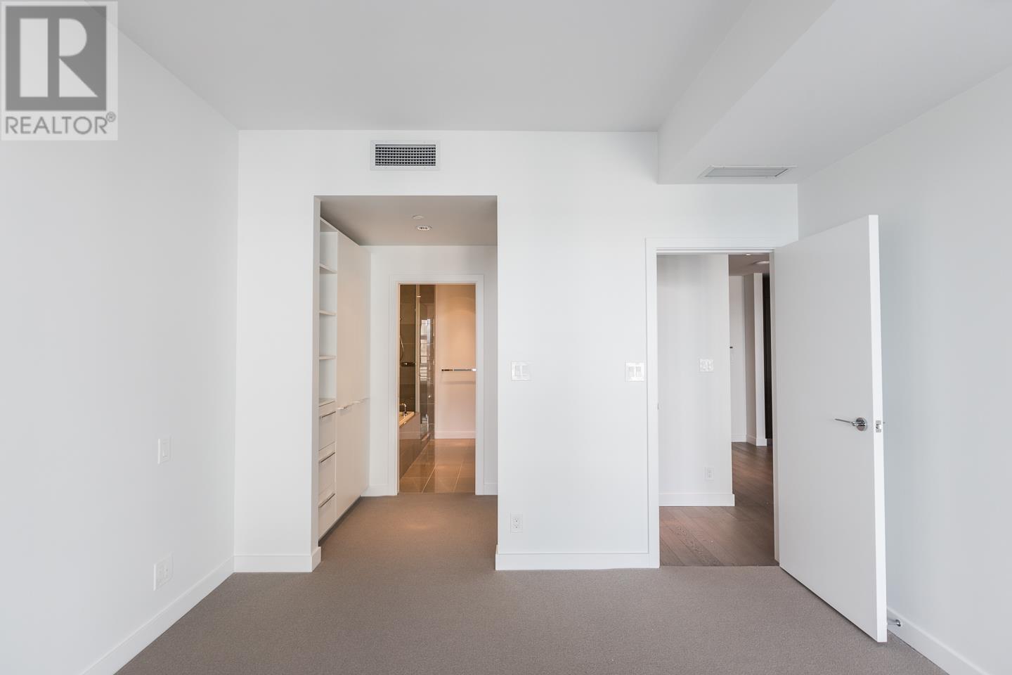 Listing Picture 10 of 32 : 809 6622 PEARSON WAY, Richmond / 烈治文 - 魯藝地產 Yvonne Lu Group - MLS Medallion Club Member