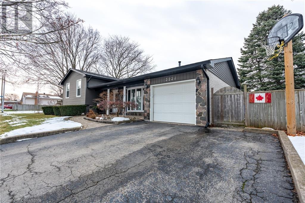 3237 Woodward Avenue, Burlington, Ontario  L7N 2M6 - Photo 2 - 40691909