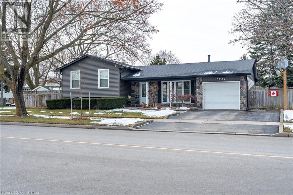 3237 Woodward Avenue, Burlington, Ontario  L7N 2M6 - Photo 1 - 40691909