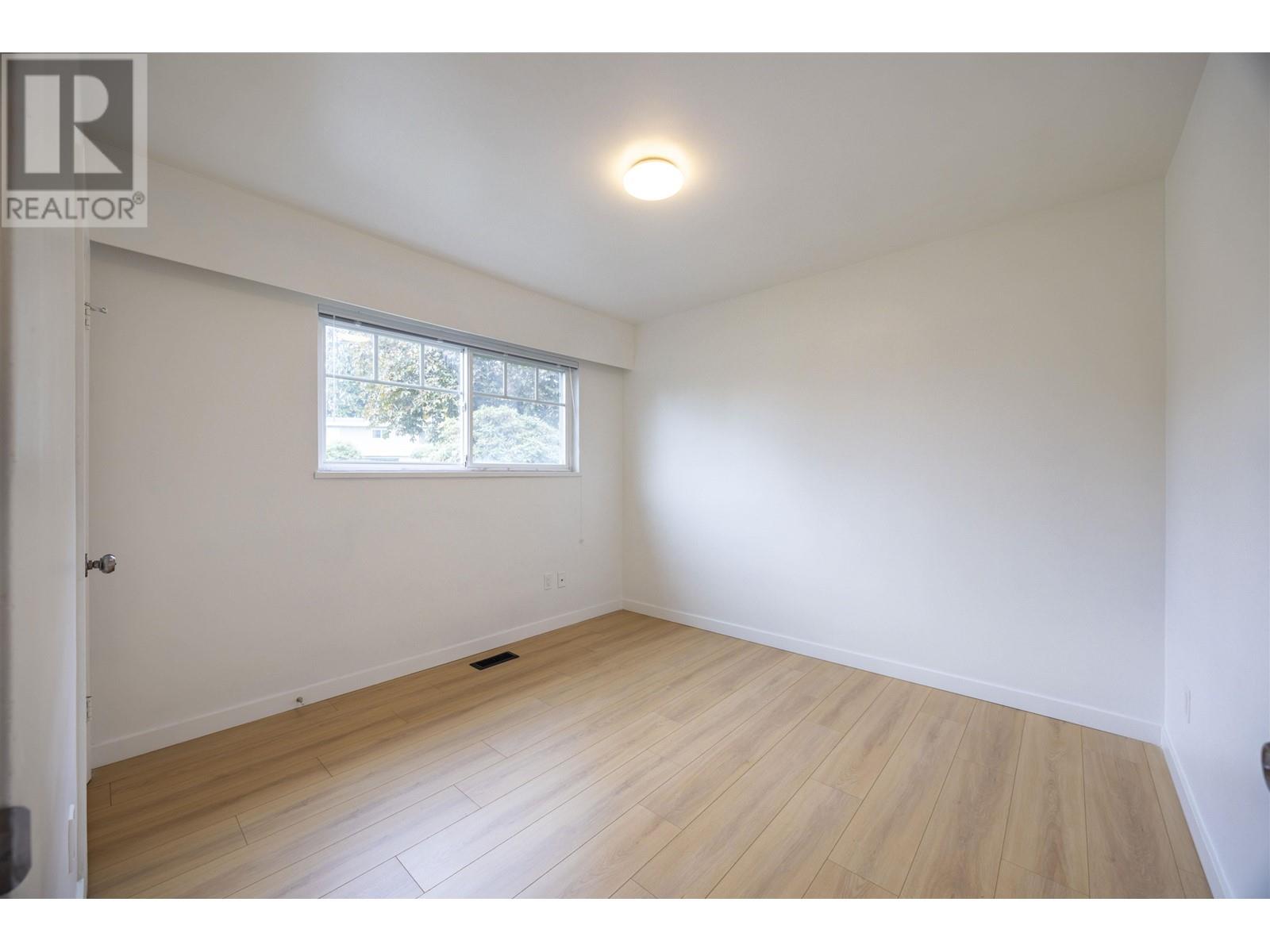 Listing Picture 18 of 23 : 2110 JORDAN DRIVE, Burnaby / 本拿比 - 魯藝地產 Yvonne Lu Group - MLS Medallion Club Member