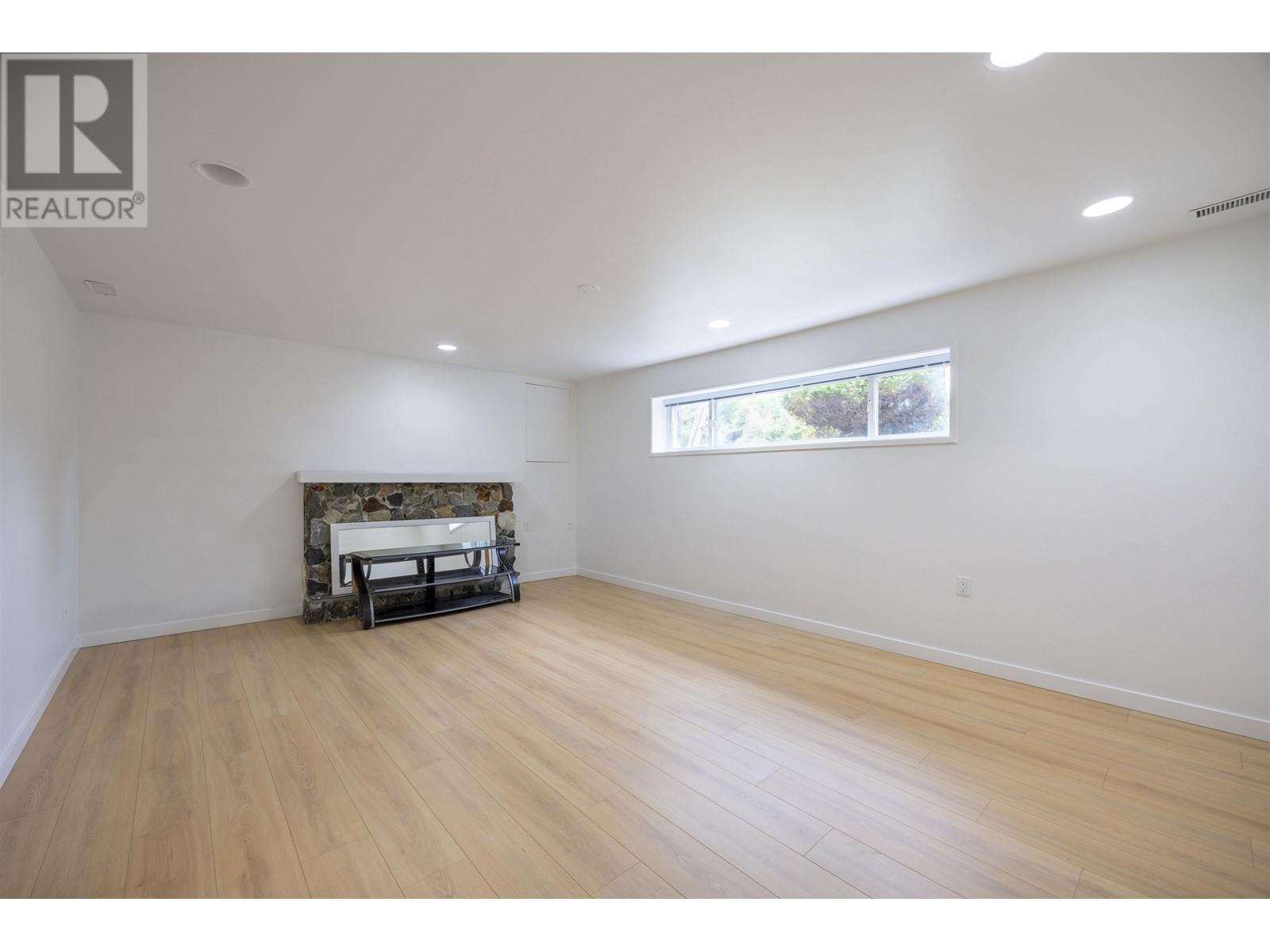 Listing Picture 22 of 23 : 2110 JORDAN DRIVE, Burnaby / 本拿比 - 魯藝地產 Yvonne Lu Group - MLS Medallion Club Member