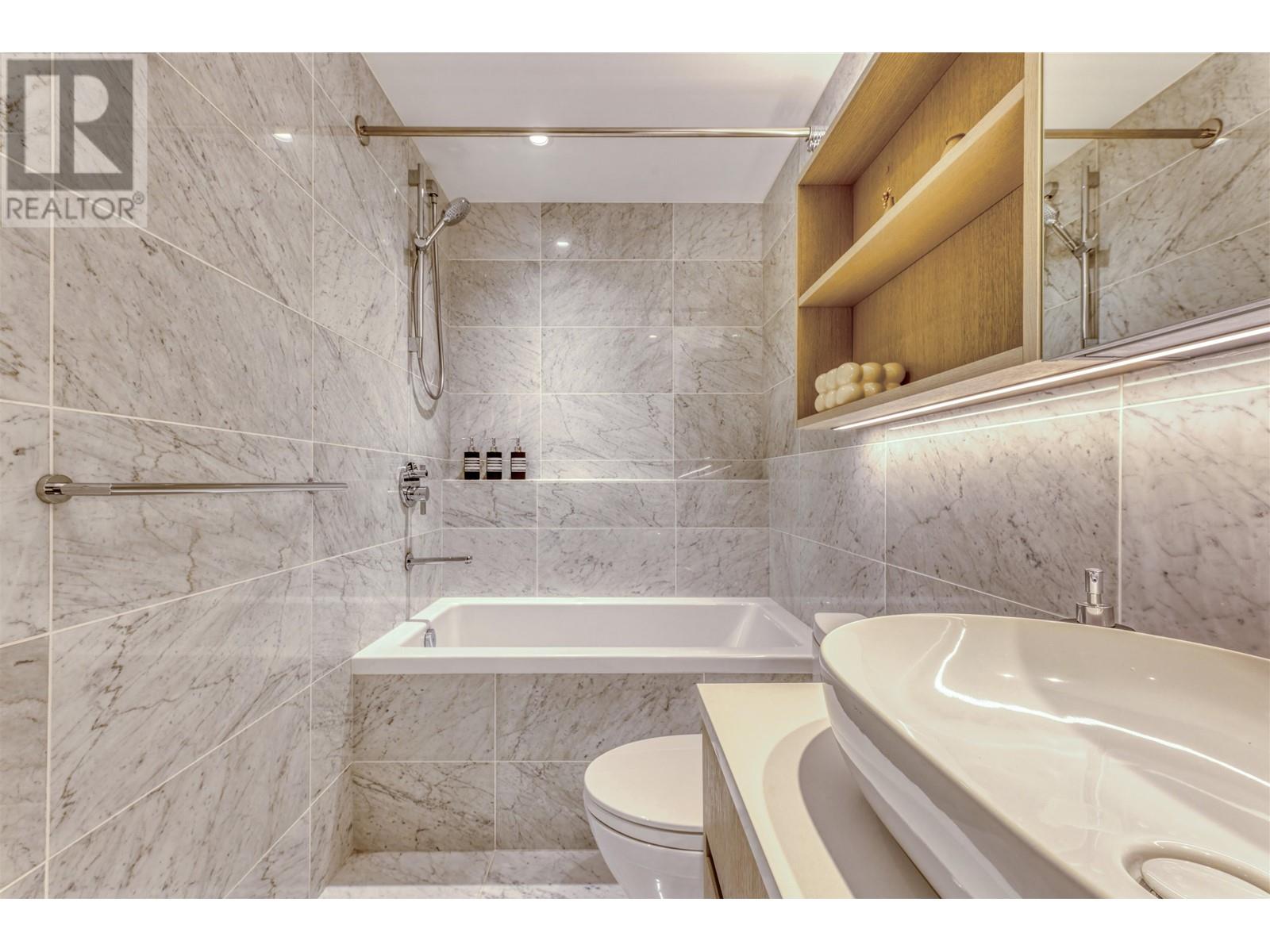 Listing Picture 11 of 19 : 301 5168 CAMBIE STREET, Vancouver / 溫哥華 - 魯藝地產 Yvonne Lu Group - MLS Medallion Club Member