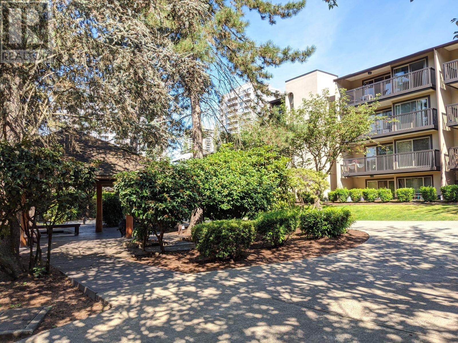 Listing Picture 9 of 12 : 421 9867 MANCHESTER DRIVE, Burnaby / 本拿比 - 魯藝地產 Yvonne Lu Group - MLS Medallion Club Member