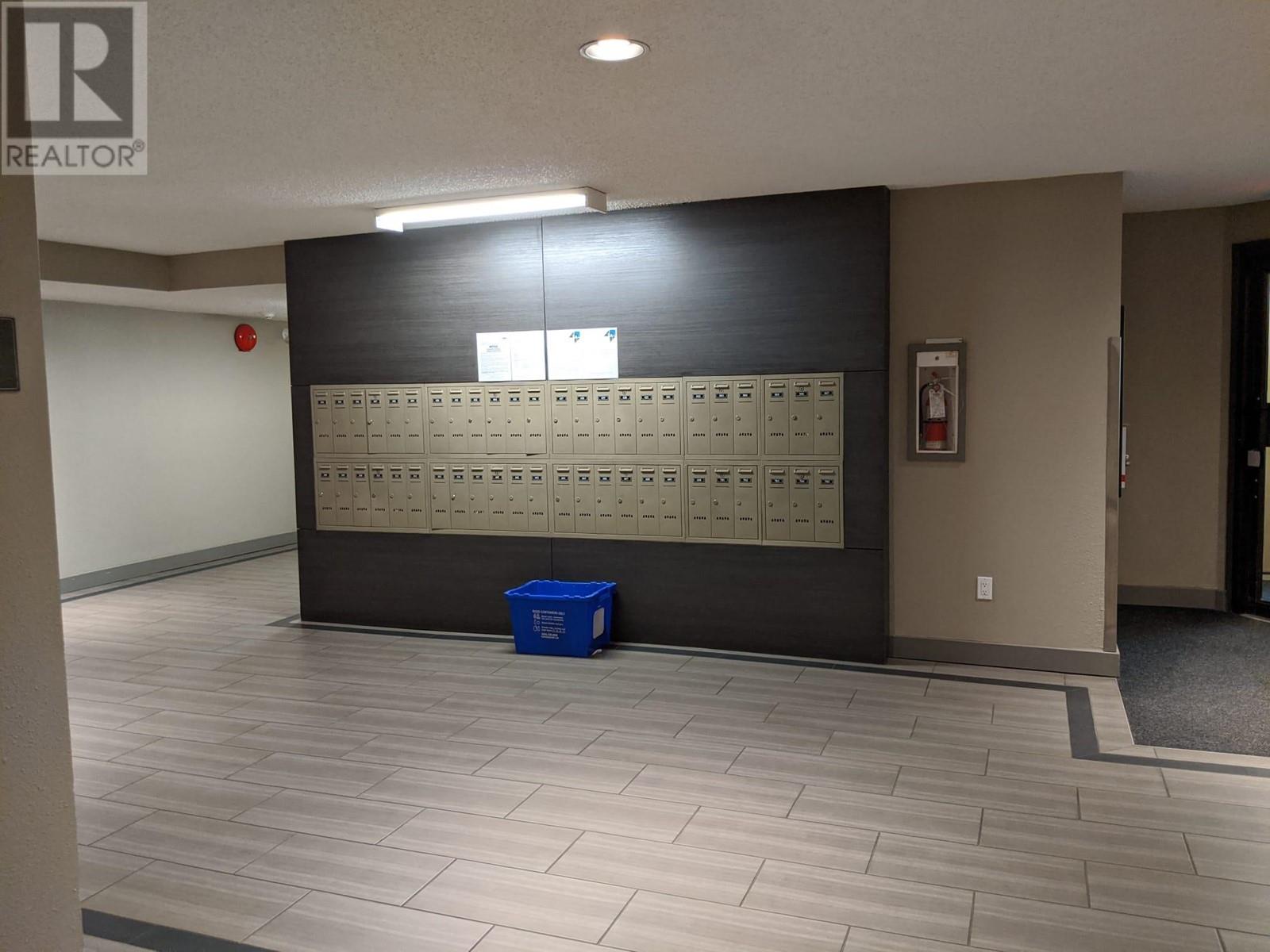 Listing Picture 12 of 12 : 421 9867 MANCHESTER DRIVE, Burnaby / 本拿比 - 魯藝地產 Yvonne Lu Group - MLS Medallion Club Member