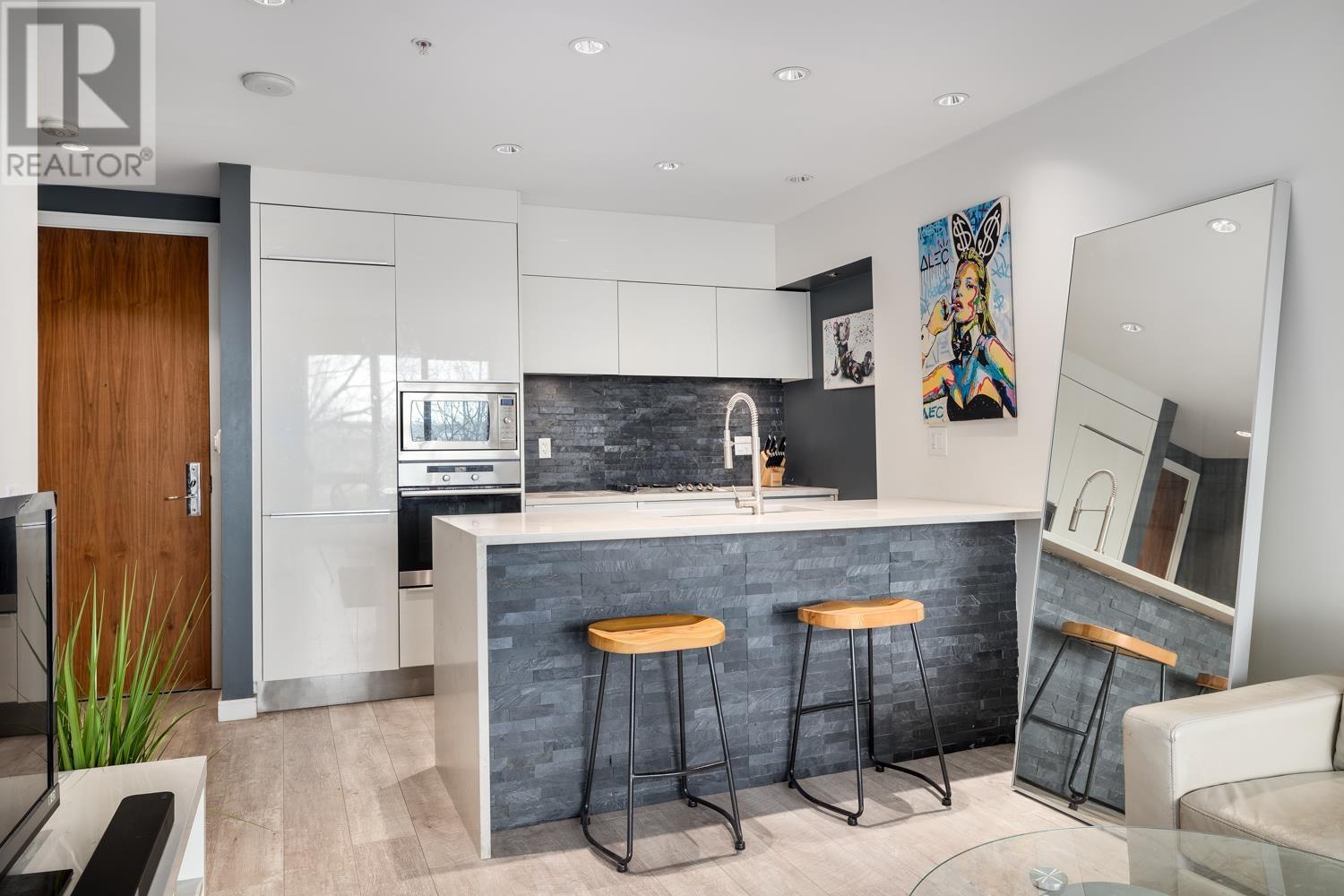 Listing Picture 4 of 24 : 203 181 W 1ST AVENUE, Vancouver / 溫哥華 - 魯藝地產 Yvonne Lu Group - MLS Medallion Club Member