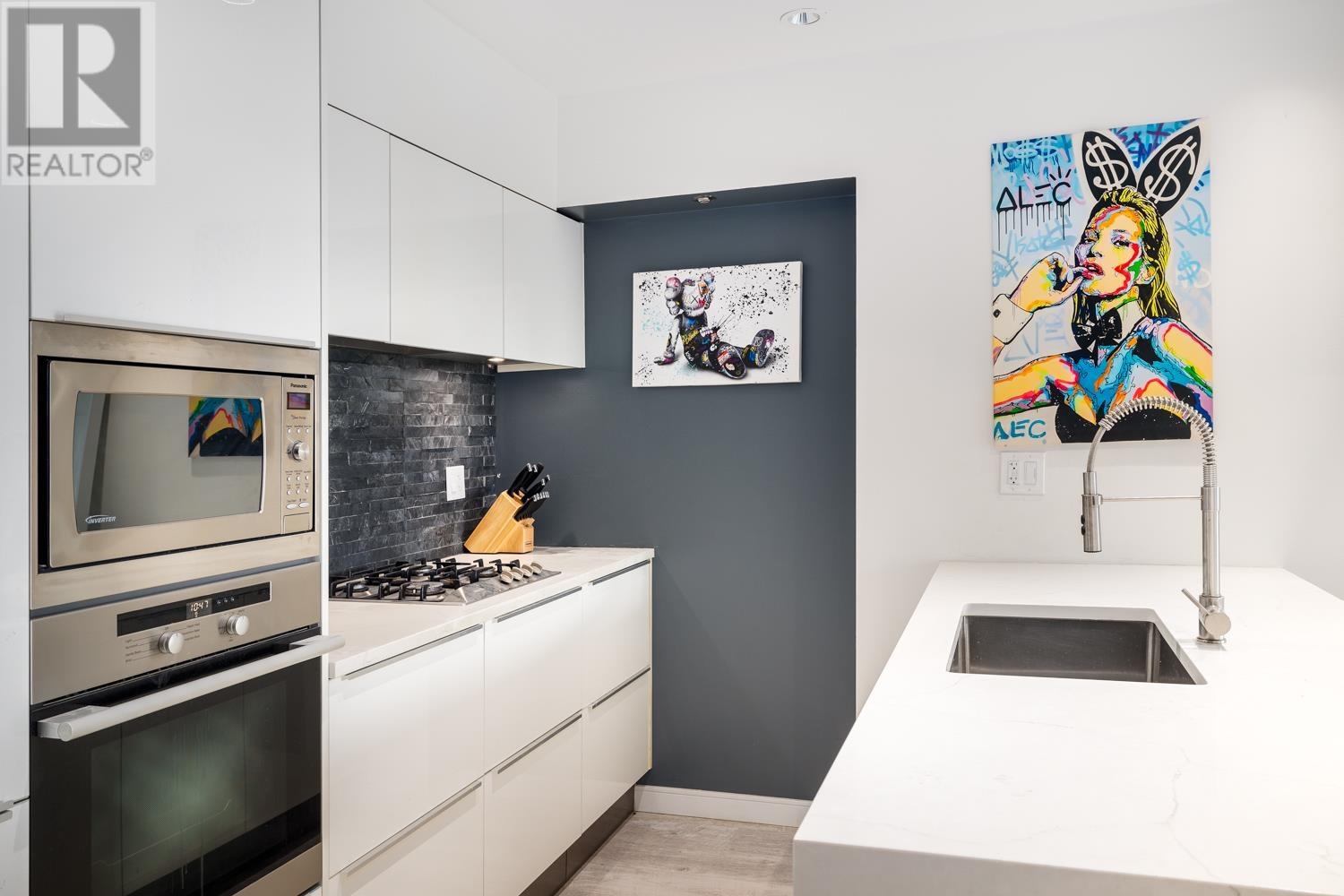 Listing Picture 3 of 24 : 203 181 W 1ST AVENUE, Vancouver / 溫哥華 - 魯藝地產 Yvonne Lu Group - MLS Medallion Club Member