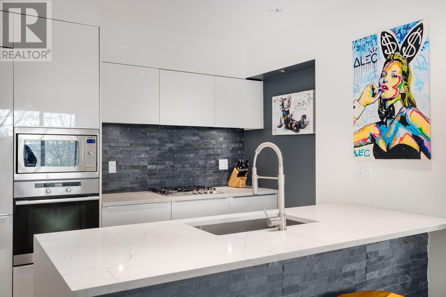 Listing Picture 2 of 24 : 203 181 W 1ST AVENUE, Vancouver / 溫哥華 - 魯藝地產 Yvonne Lu Group - MLS Medallion Club Member