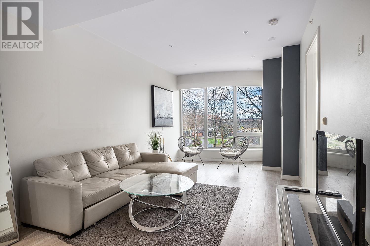 Listing Picture 5 of 24 : 203 181 W 1ST AVENUE, Vancouver / 溫哥華 - 魯藝地產 Yvonne Lu Group - MLS Medallion Club Member