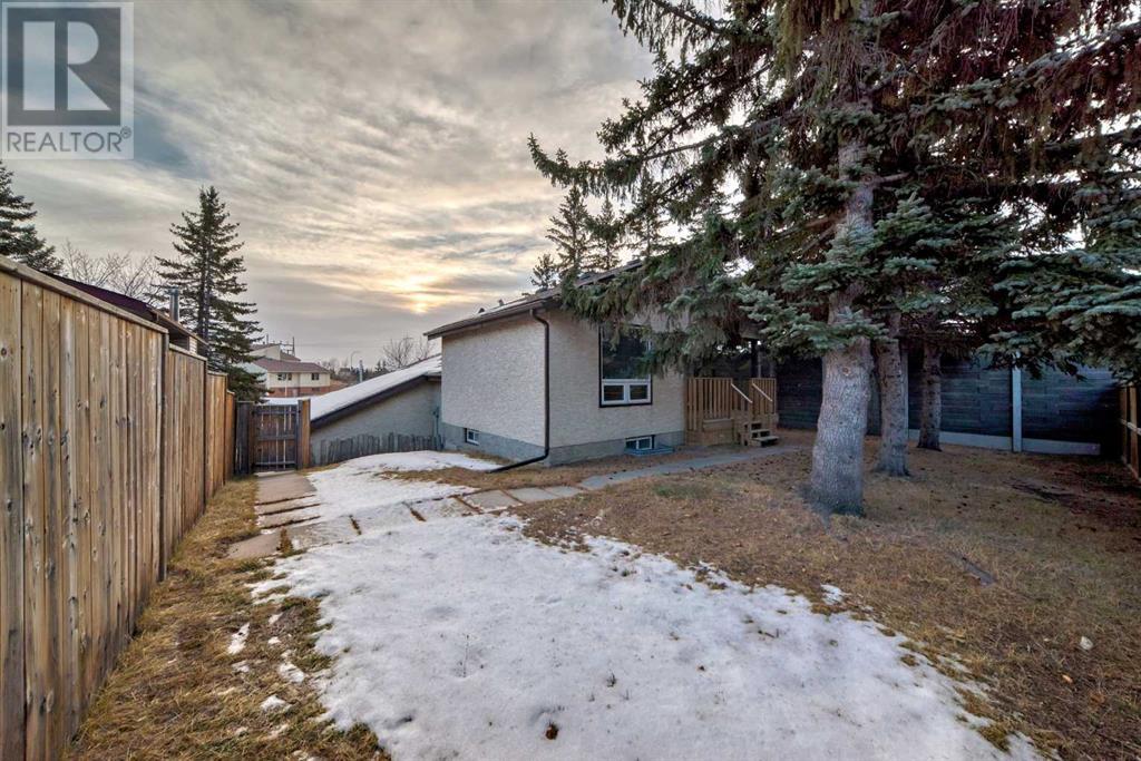 3 Hawkwood Drive Nw, Calgary, Alberta  T3G 1Z2 - Photo 35 - A2188296