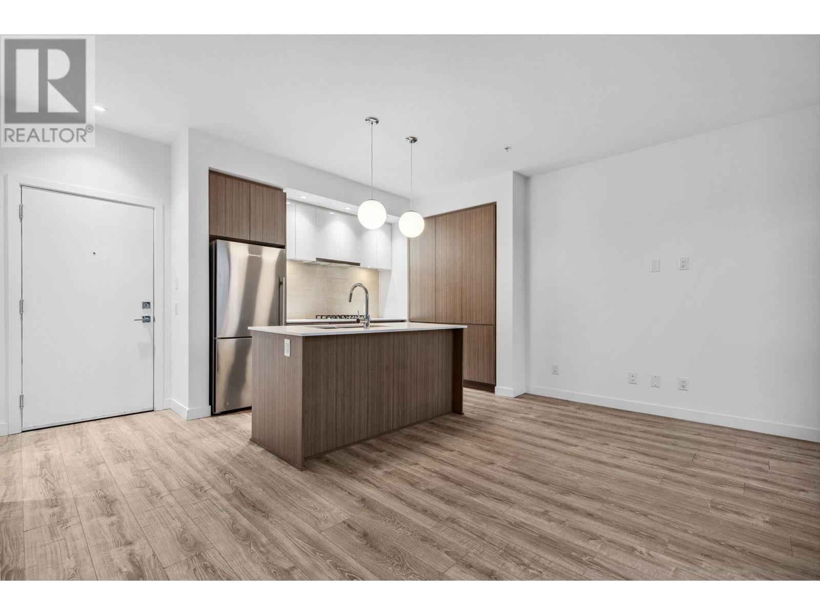 515 516 Foster Avenue, Coquitlam, British Columbia V3J 0H8 - Photo 3 - R2958374