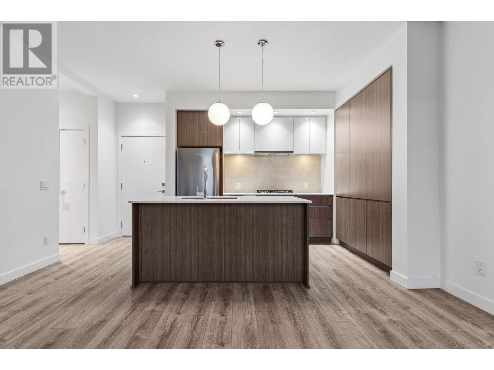 515 516 Foster Avenue, Coquitlam, British Columbia V3J 0H8 - Photo 4 - R2958374