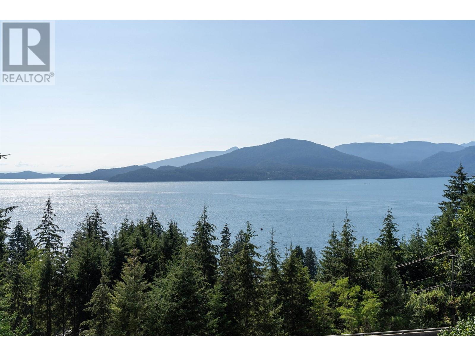 438 CROSSCREEK ROAD, Lions Bay, British Columbia