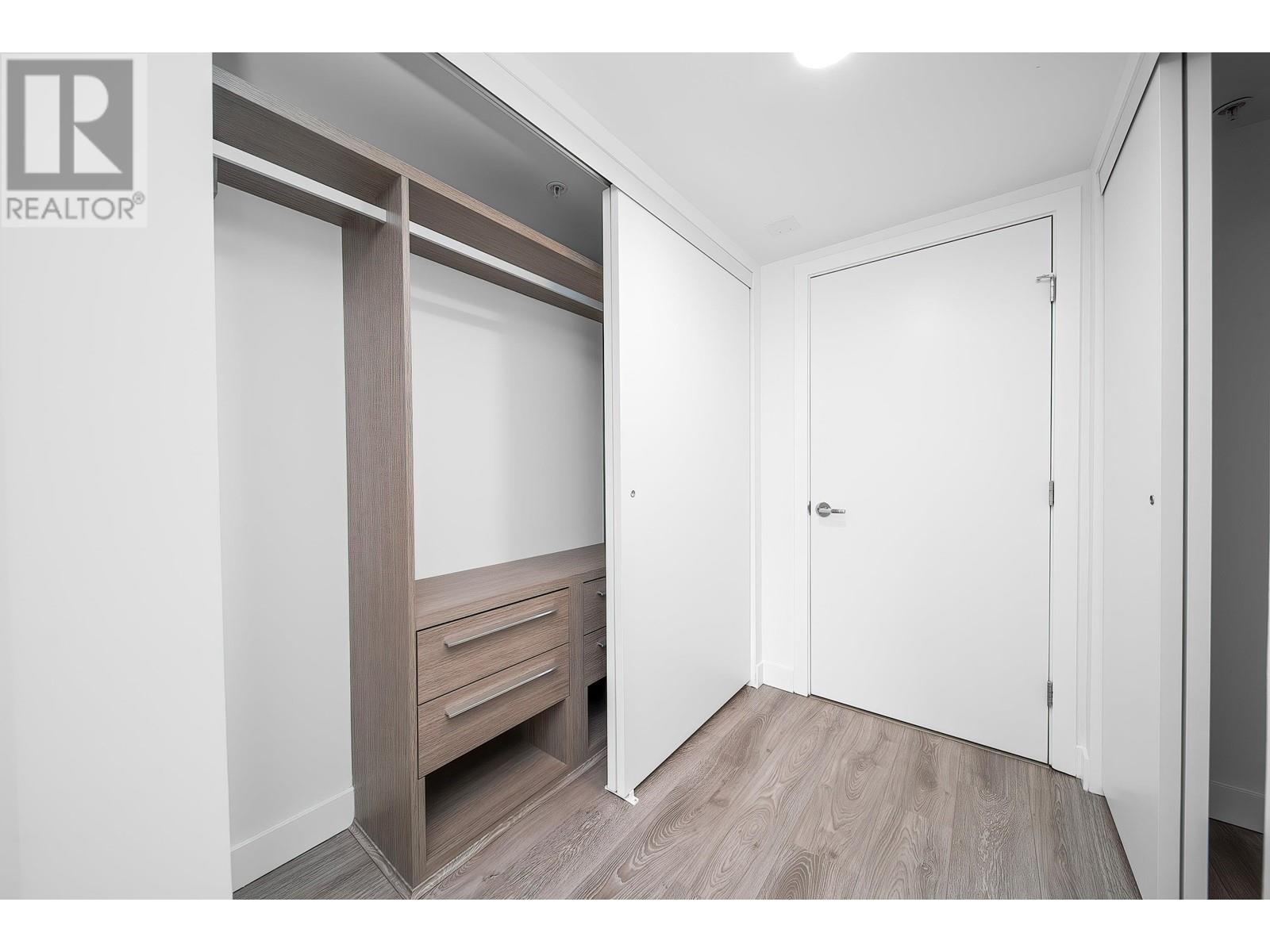 Listing Picture 15 of 26 : 412 6328 NO. 3 ROAD, Richmond / 烈治文 - 魯藝地產 Yvonne Lu Group - MLS Medallion Club Member