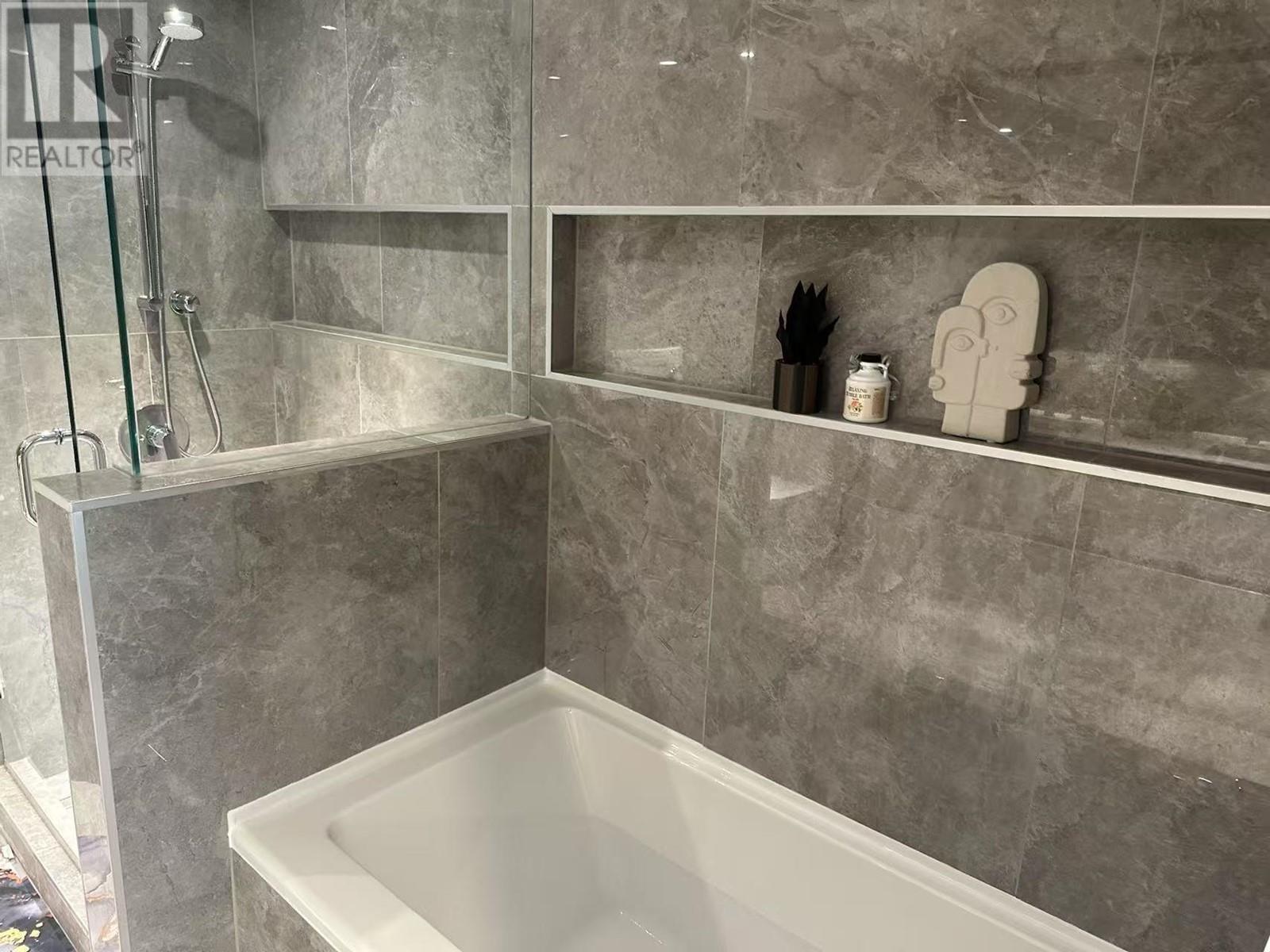 Listing Picture 17 of 26 : 412 6328 NO. 3 ROAD, Richmond / 烈治文 - 魯藝地產 Yvonne Lu Group - MLS Medallion Club Member