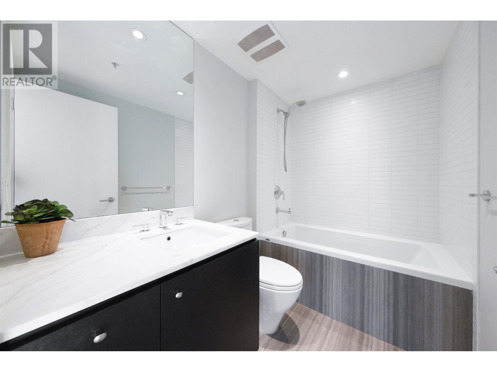 Listing Picture 11 of 27 : 503 6180 COONEY ROAD, Richmond / 烈治文 - 魯藝地產 Yvonne Lu Group - MLS Medallion Club Member