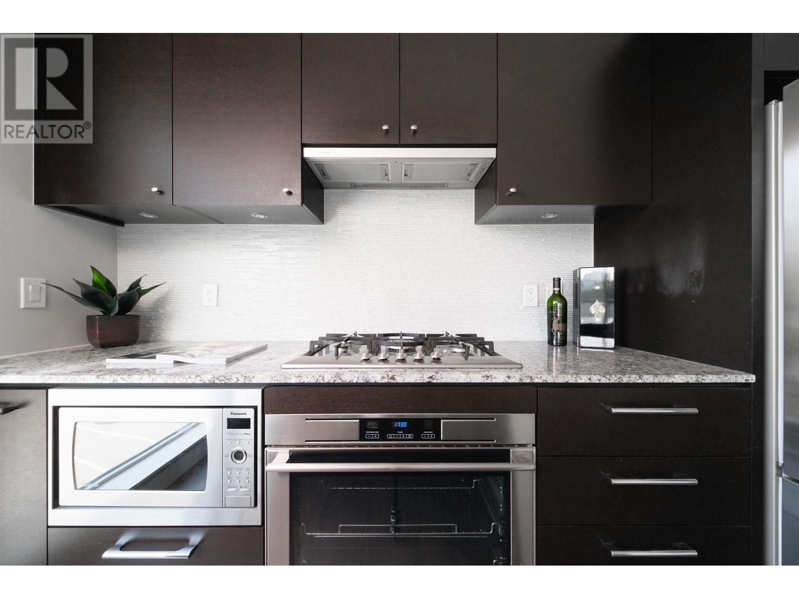 Listing Picture 5 of 27 : 503 6180 COONEY ROAD, Richmond / 烈治文 - 魯藝地產 Yvonne Lu Group - MLS Medallion Club Member