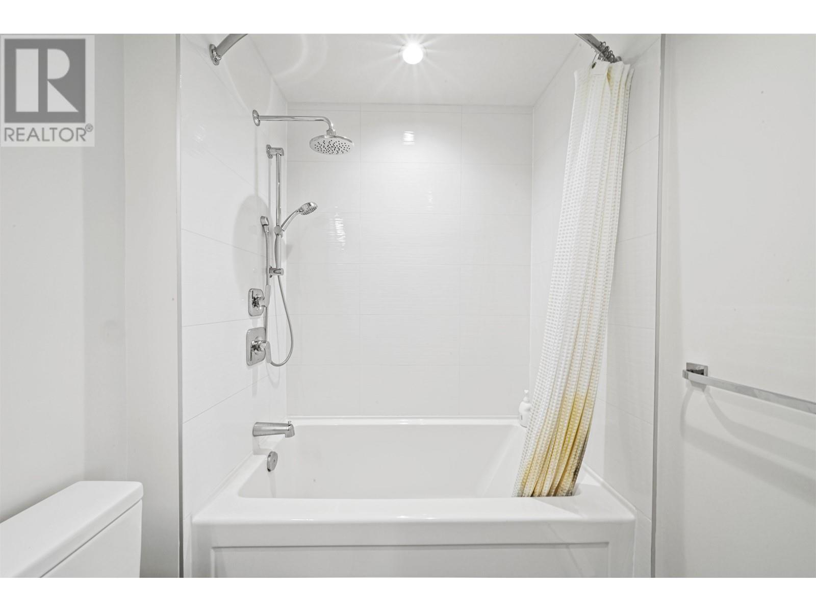 305 707 Como Lake Avenue, Coquitlam, British Columbia V6B 0E3 - Photo 19 - R2958114