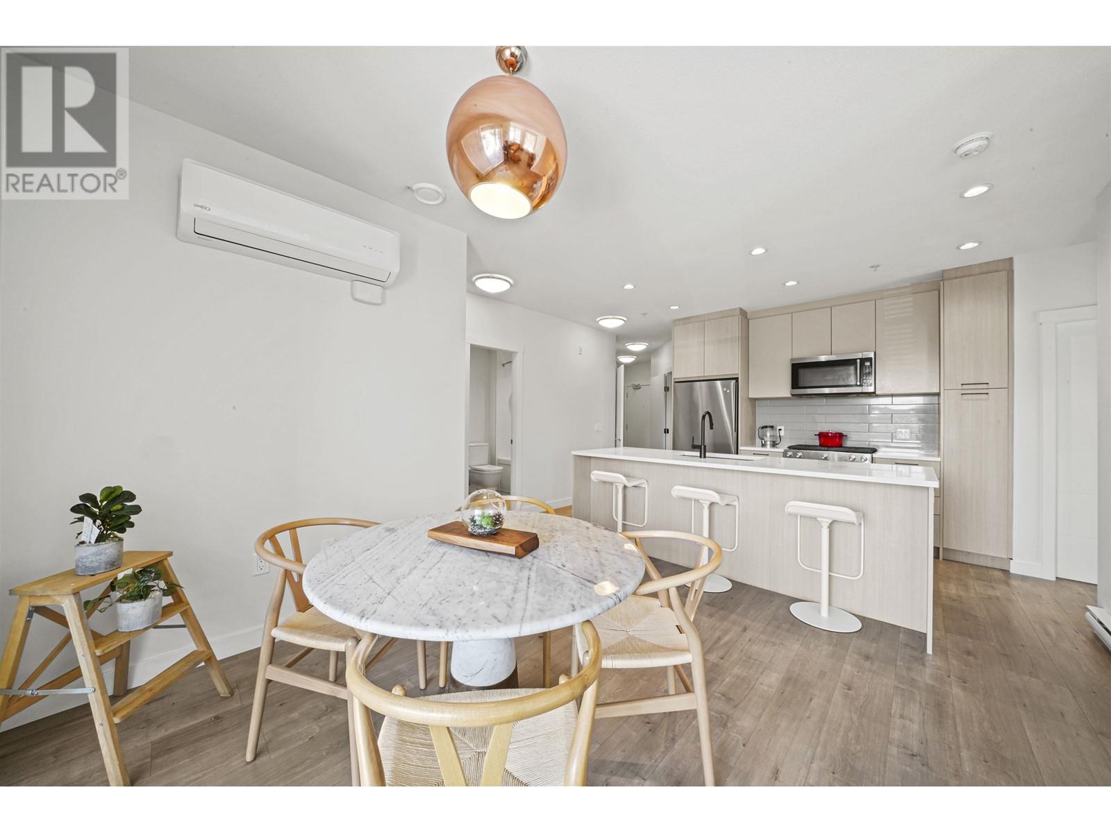 305 707 Como Lake Avenue, Coquitlam, British Columbia V6B 0E3 - Photo 8 - R2958114