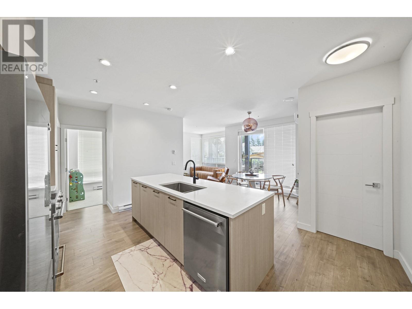 305 707 Como Lake Avenue, Coquitlam, British Columbia V6B 0E3 - Photo 2 - R2958114