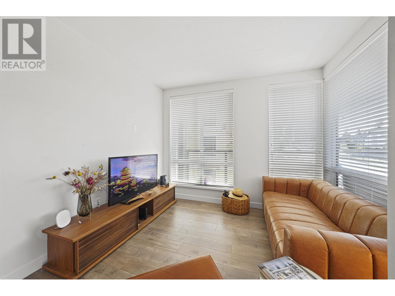 305 707 Como Lake Avenue, Coquitlam, British Columbia V6B 0E3 - Photo 7 - R2958114