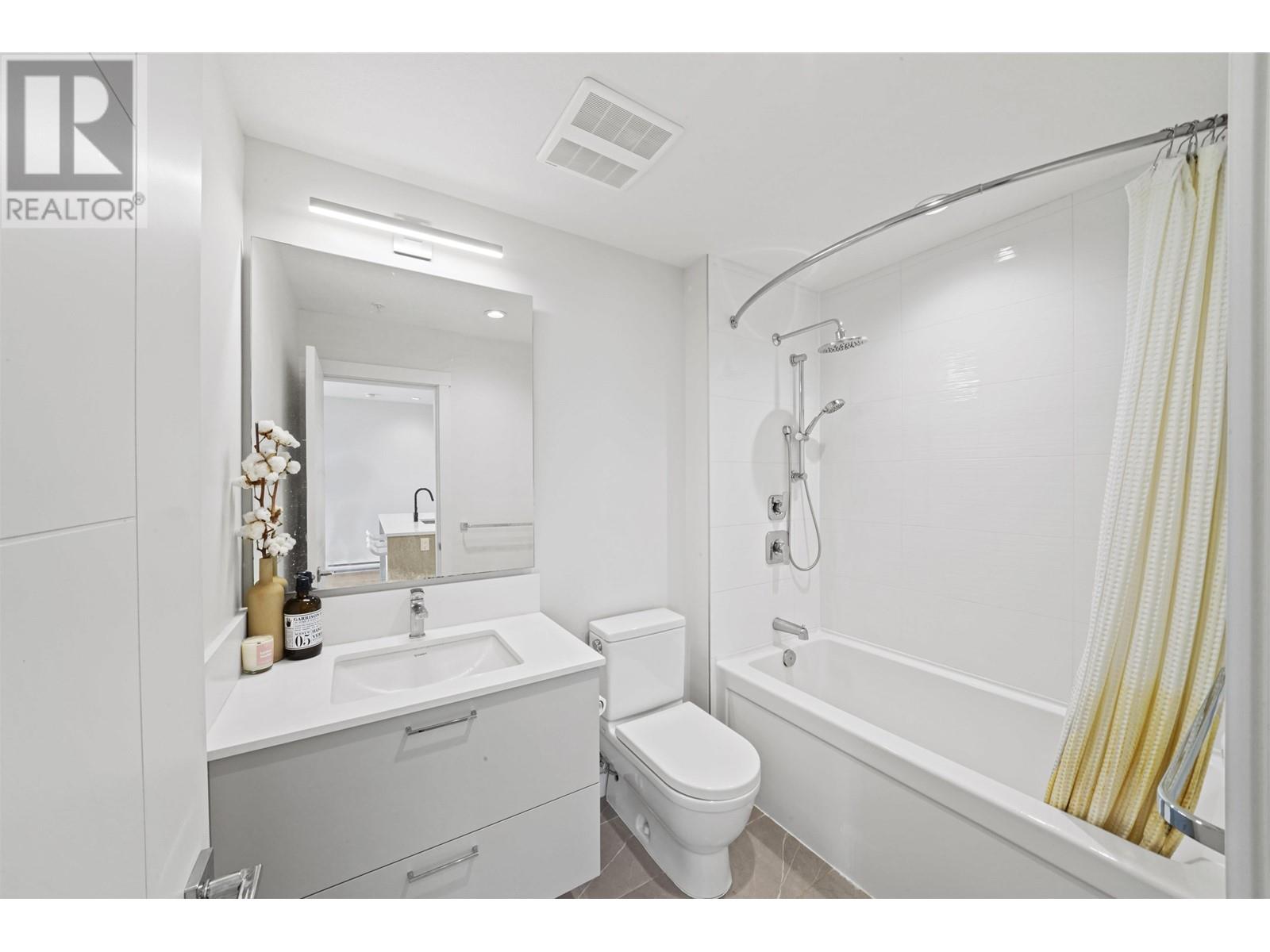 305 707 Como Lake Avenue, Coquitlam, British Columbia V6B 0E3 - Photo 18 - R2958114