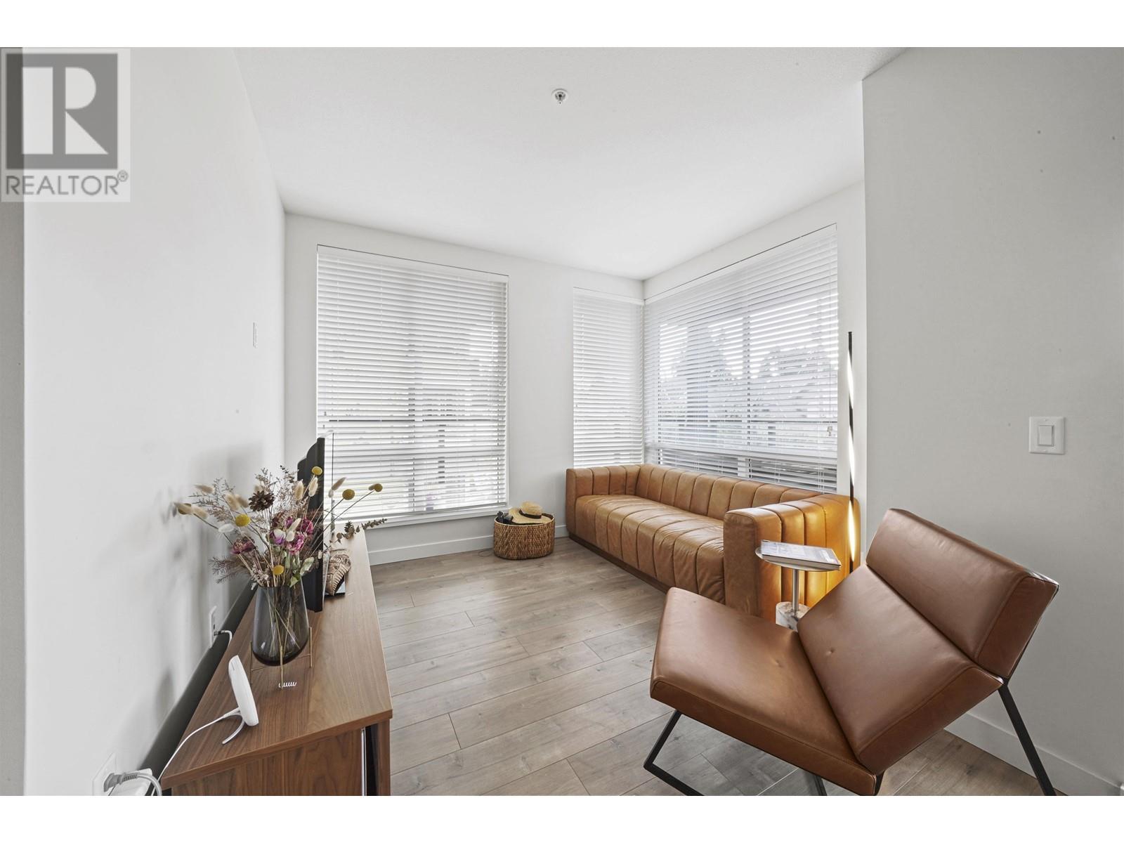 305 707 Como Lake Avenue, Coquitlam, British Columbia V6B 0E3 - Photo 6 - R2958114