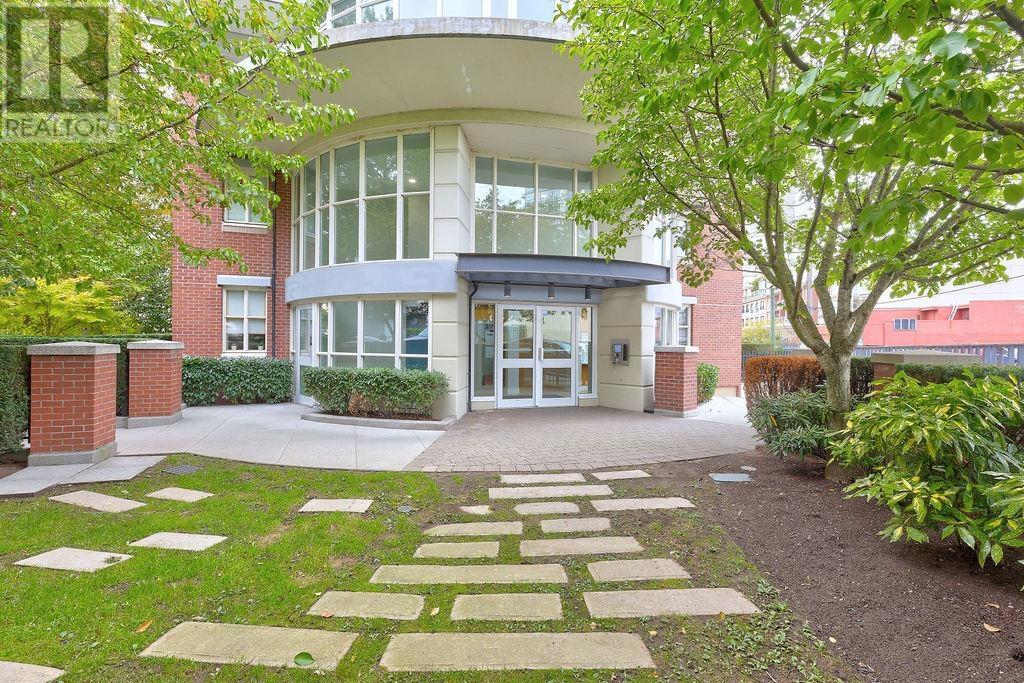 Listing Picture 2 of 39 : 455 1483 E KING EDWARD AVENUE, Vancouver / 溫哥華 - 魯藝地產 Yvonne Lu Group - MLS Medallion Club Member