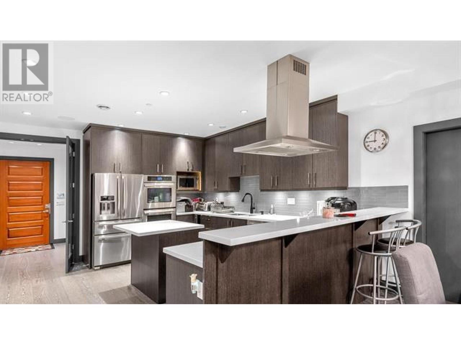 Property at 7493 GATINEAU PLACE image 3