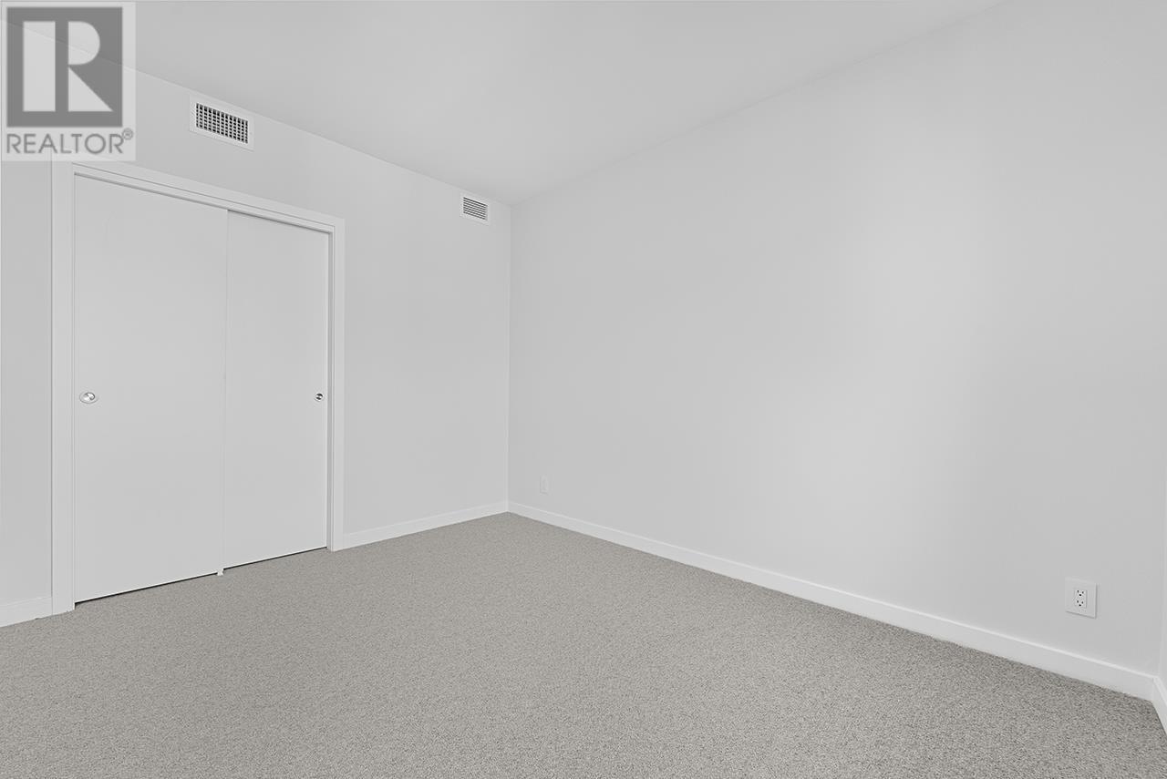 Listing Picture 13 of 29 : 3606 4168 LOUGHEED HIGHWAY, Burnaby / 本拿比 - 魯藝地產 Yvonne Lu Group - MLS Medallion Club Member