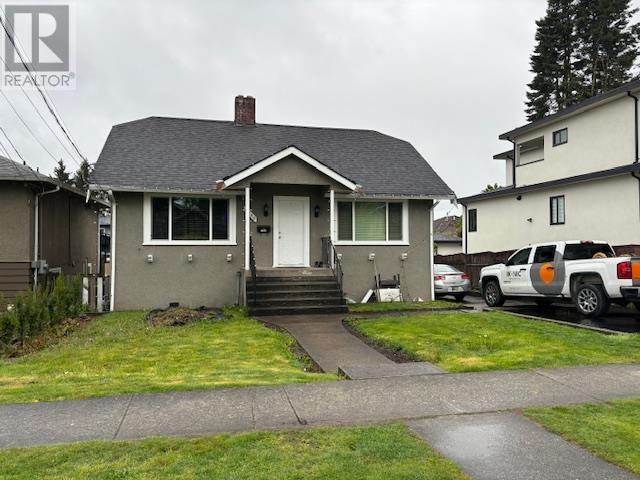 7986 15th Avenue, Burnaby, British Columbia  V3N 1X1 - Photo 1 - R2957748
