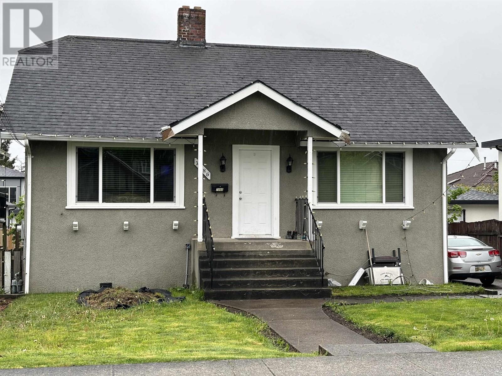 7986 15th Avenue, Burnaby, British Columbia  V3N 1X1 - Photo 2 - R2957748