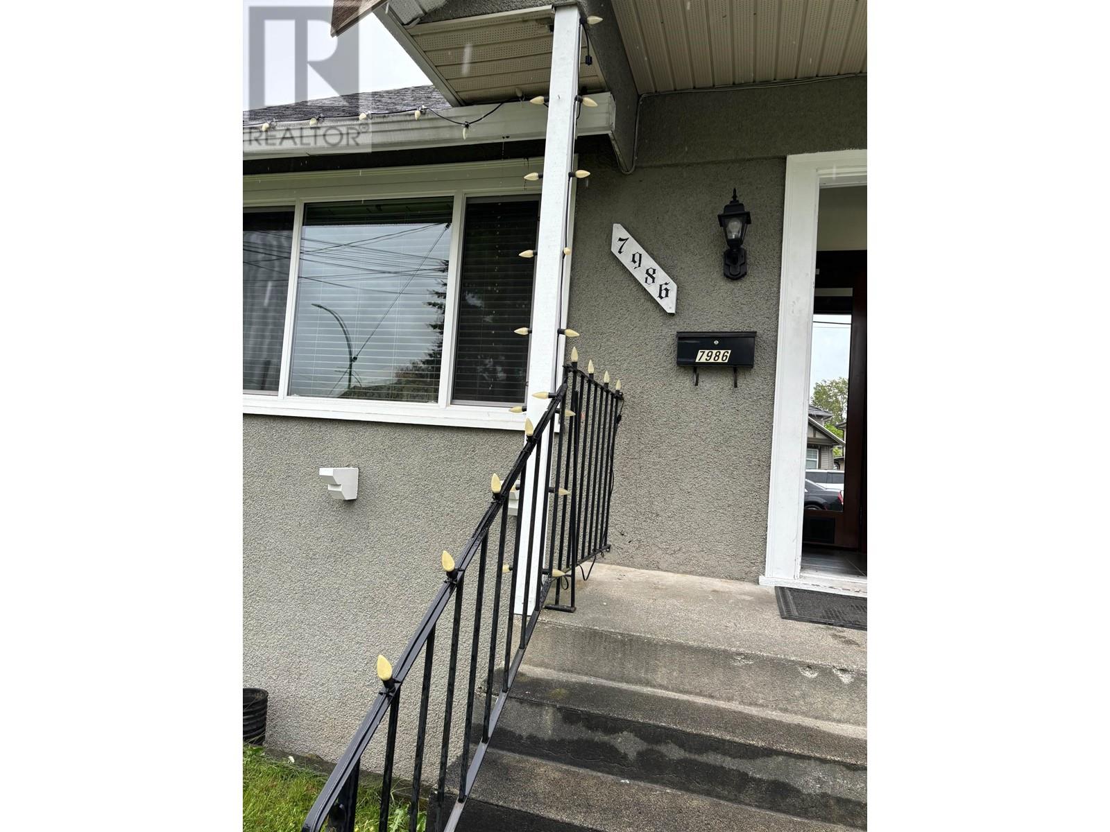 7986 15th Avenue, Burnaby, British Columbia  V3N 1X1 - Photo 5 - R2957748