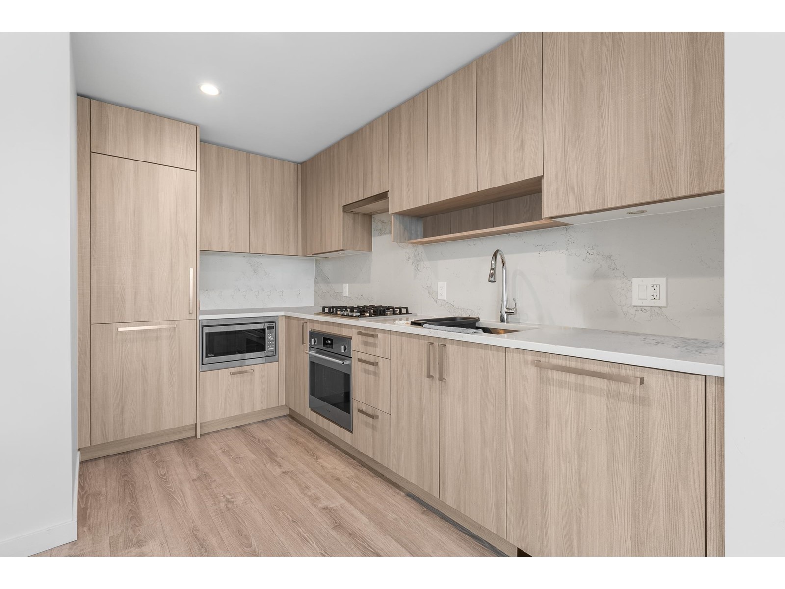 3105 13350 Central Avenue, Surrey, British Columbia  V3T 0S1 - Photo 6 - R2957676