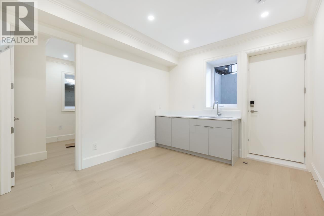 6173 Aubrey Street, Burnaby, British Columbia  V5B 2C9 - Photo 15 - R2958336