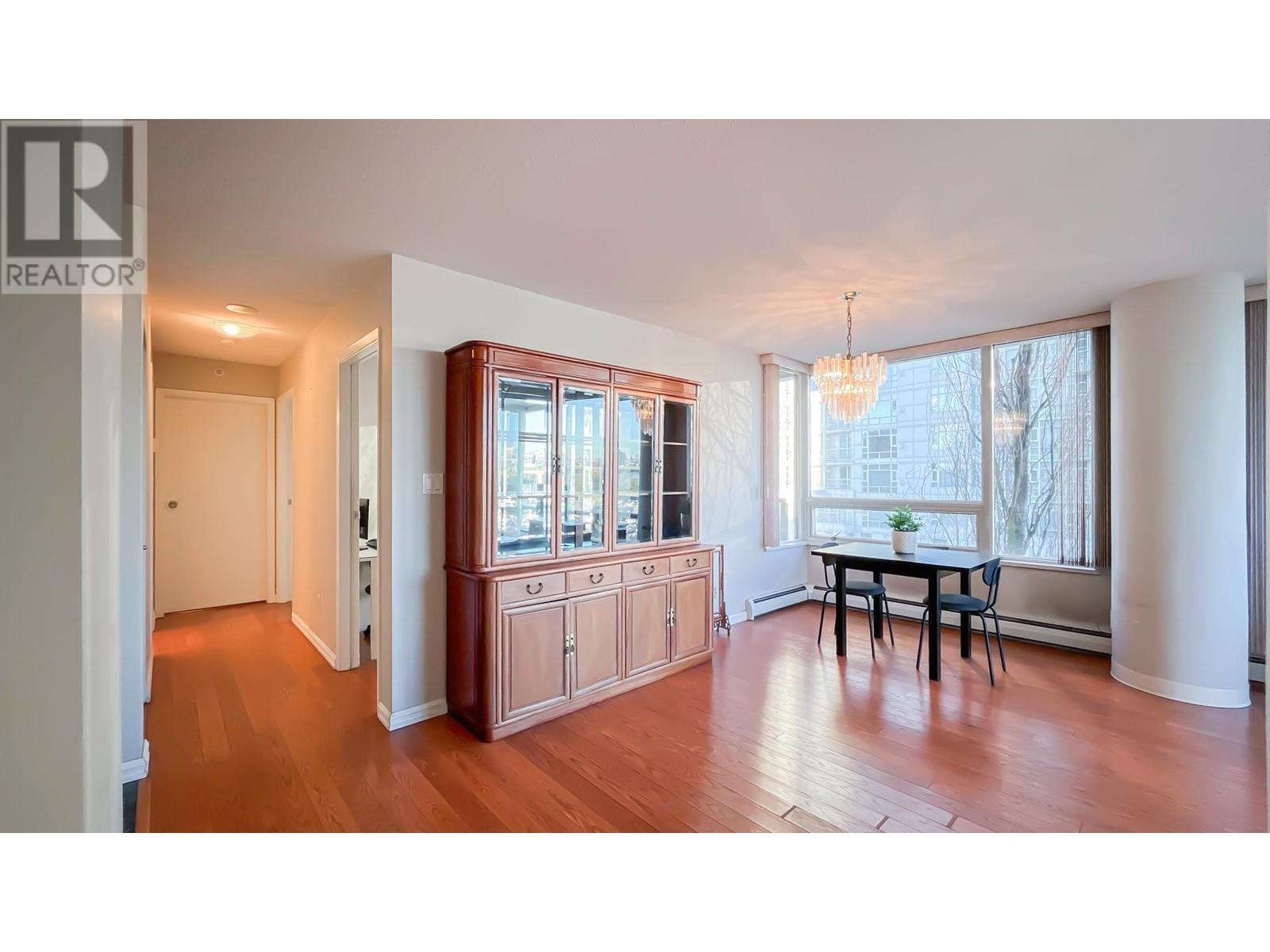 Listing Picture 4 of 18 : 603 1201 MARINASIDE CRESCENT, Vancouver / 溫哥華 - 魯藝地產 Yvonne Lu Group - MLS Medallion Club Member