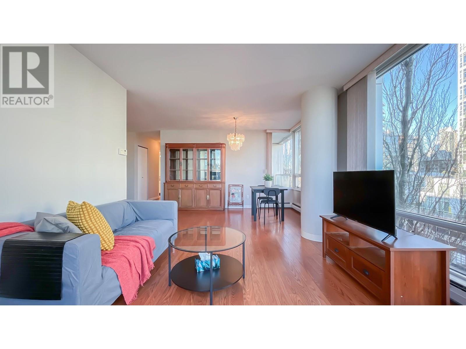 Listing Picture 3 of 18 : 603 1201 MARINASIDE CRESCENT, Vancouver / 溫哥華 - 魯藝地產 Yvonne Lu Group - MLS Medallion Club Member