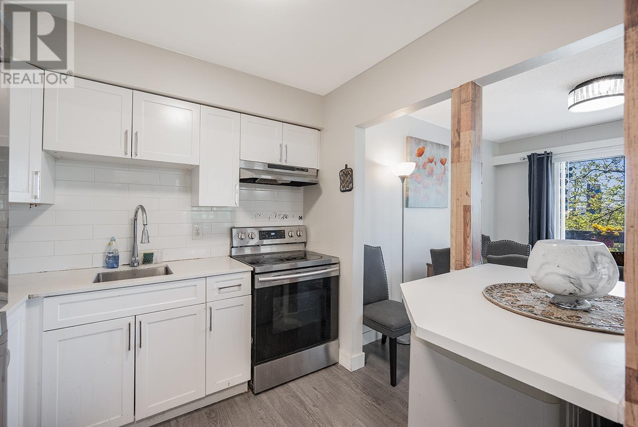 Listing Picture 13 of 23 : 206 6105 KINGSWAY, Burnaby / 本拿比 - 魯藝地產 Yvonne Lu Group - MLS Medallion Club Member