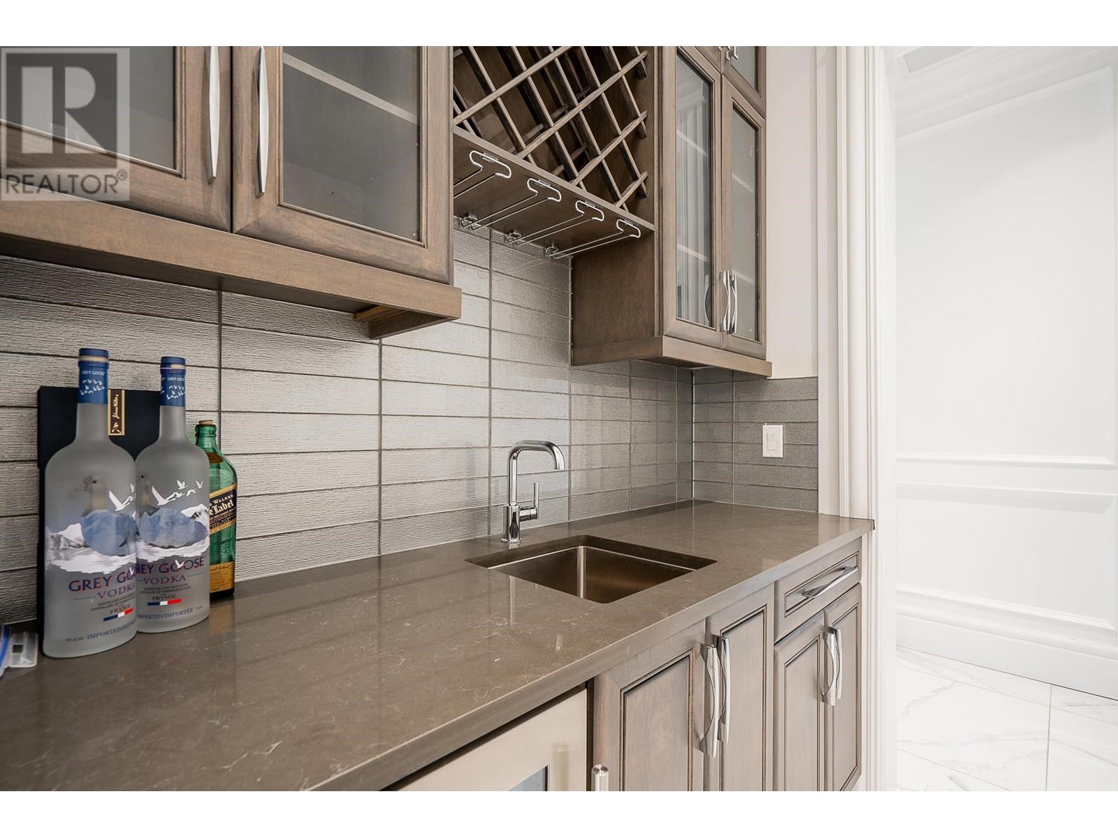 Listing Picture 15 of 40 : 8071 ALANMORE PLACE, Richmond / 烈治文 - 魯藝地產 Yvonne Lu Group - MLS Medallion Club Member