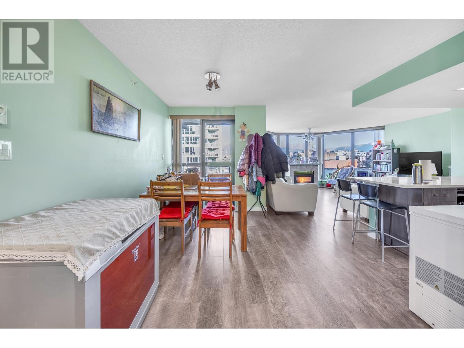 604 1088 Quebec Street, Vancouver, British Columbia  V6A 4H2 - Photo 1 - R2955742