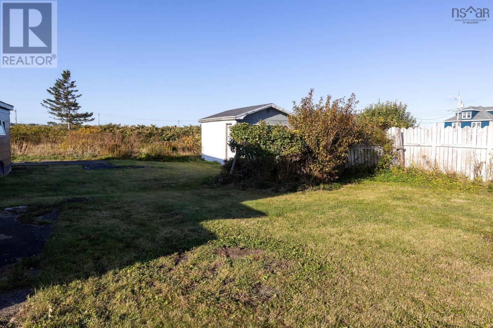 19 Tenth Street, Glace Bay, Nova Scotia  B1A 4L6 - Photo 5 - 202501293