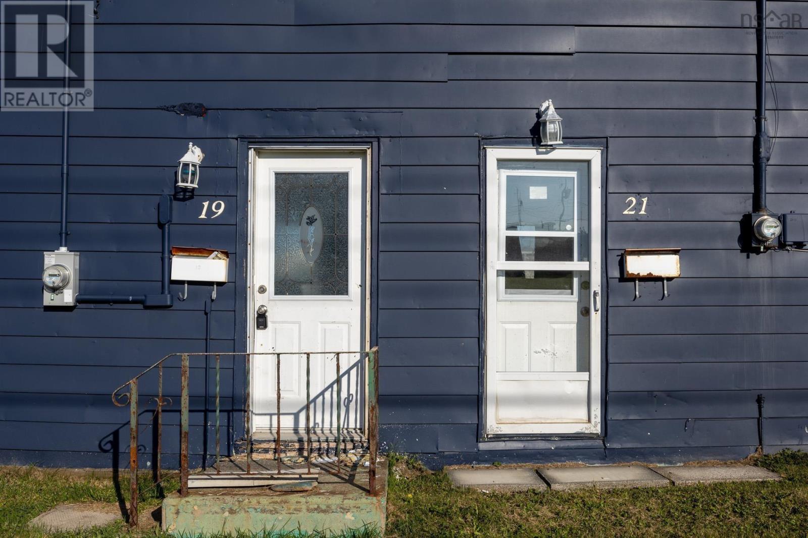 21 Tenth Street, Glace Bay, Nova Scotia  B1A 4L6 - Photo 4 - 202501295