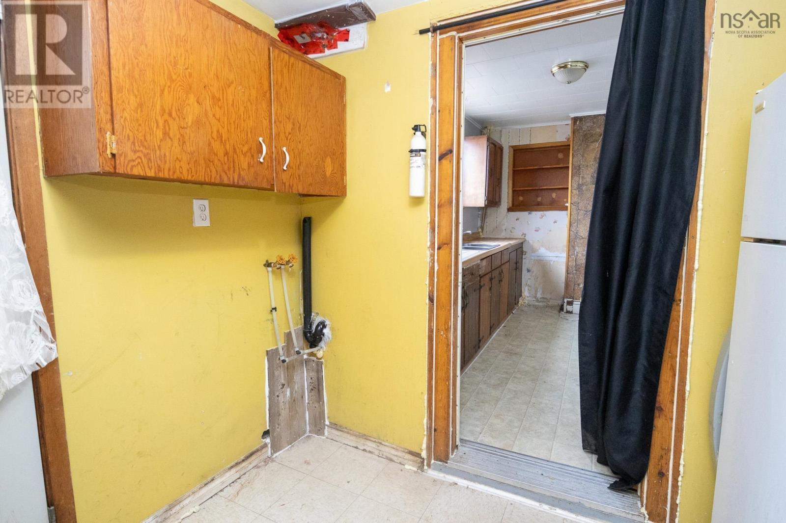 21 Tenth Street, Glace Bay, Nova Scotia  B1A 4L6 - Photo 7 - 202501295