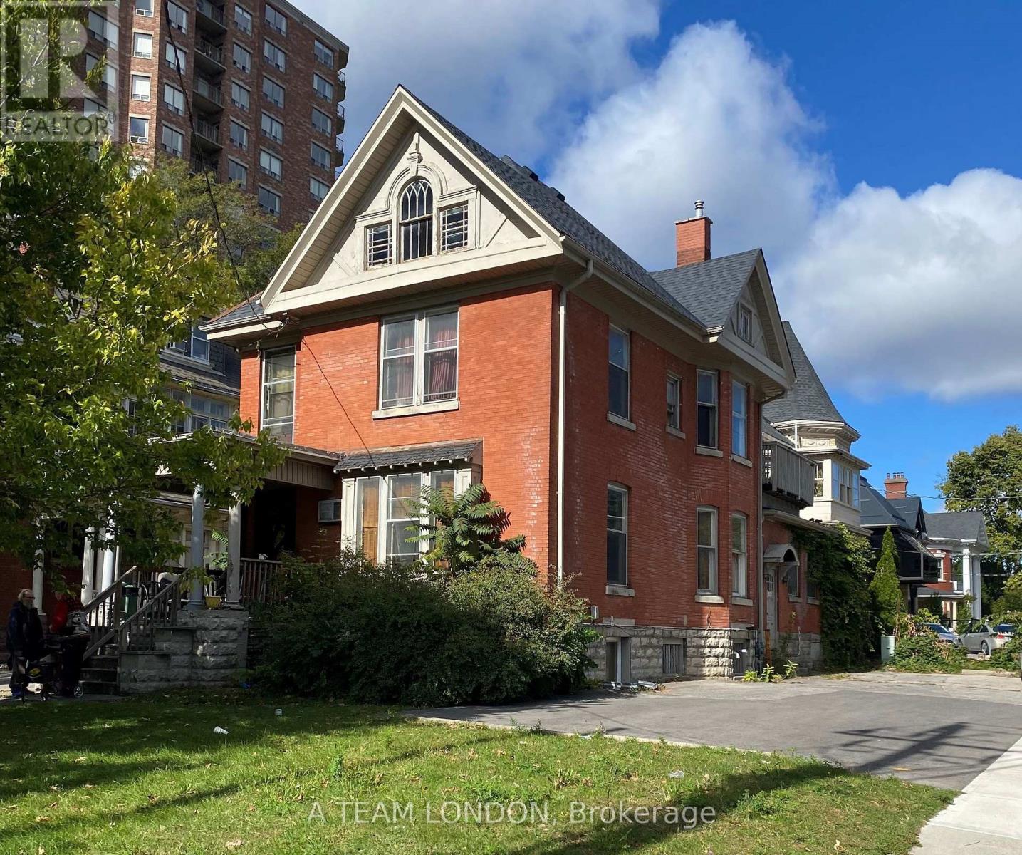 Property at 334 QUEENS AVENUE image 1
