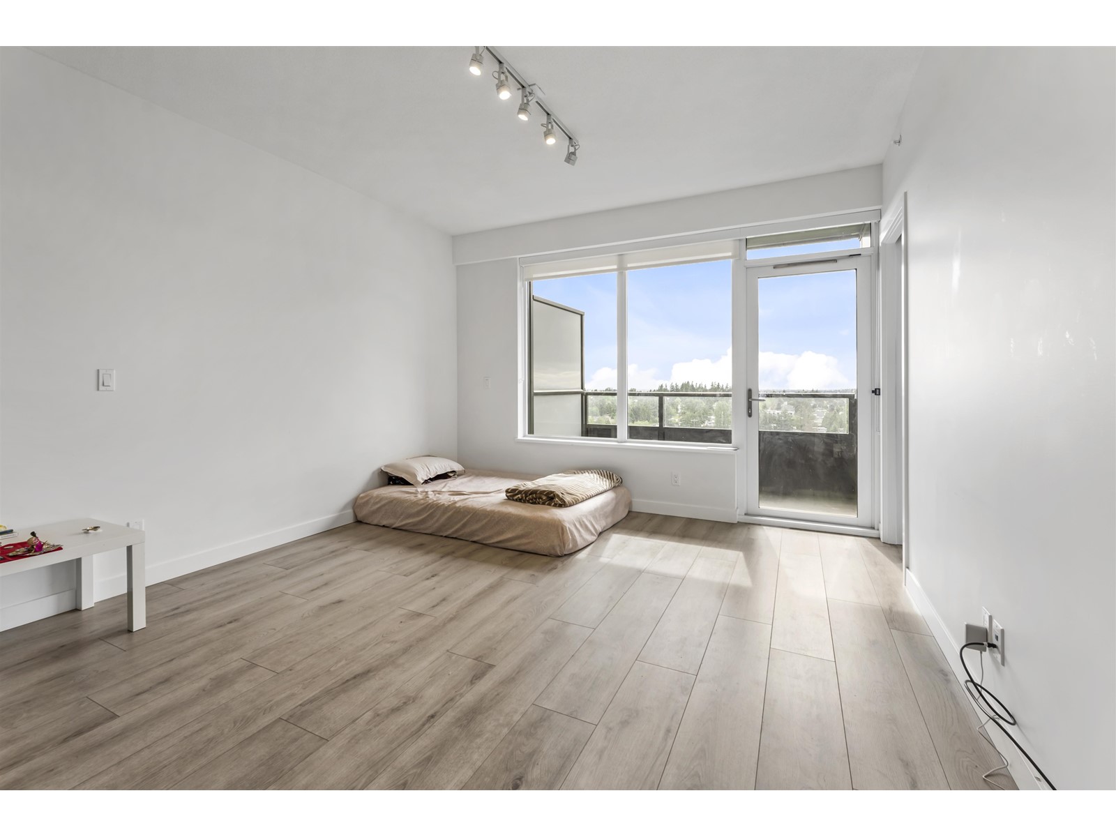 Property at 1510 10626 CITY PARKWAY image 2
