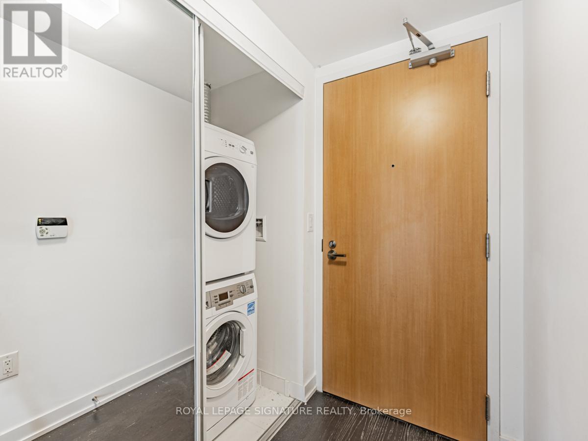 4711 - 11 Wellesley Street W, Toronto, Ontario  M4Y 0G4 - Photo 6 - C11933273