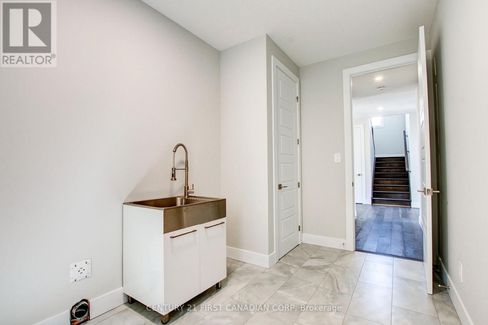100 Aspen Circle, Thames Centre, Ontario  N0M 2P0 - Photo 10 - X11933310
