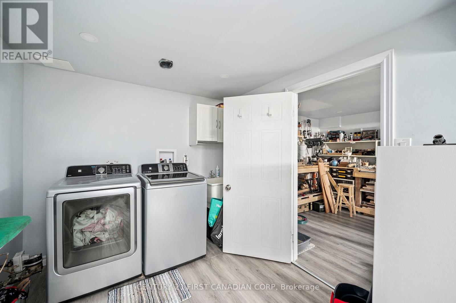 Photo 21 of 33 for 59 Downing Crescent S